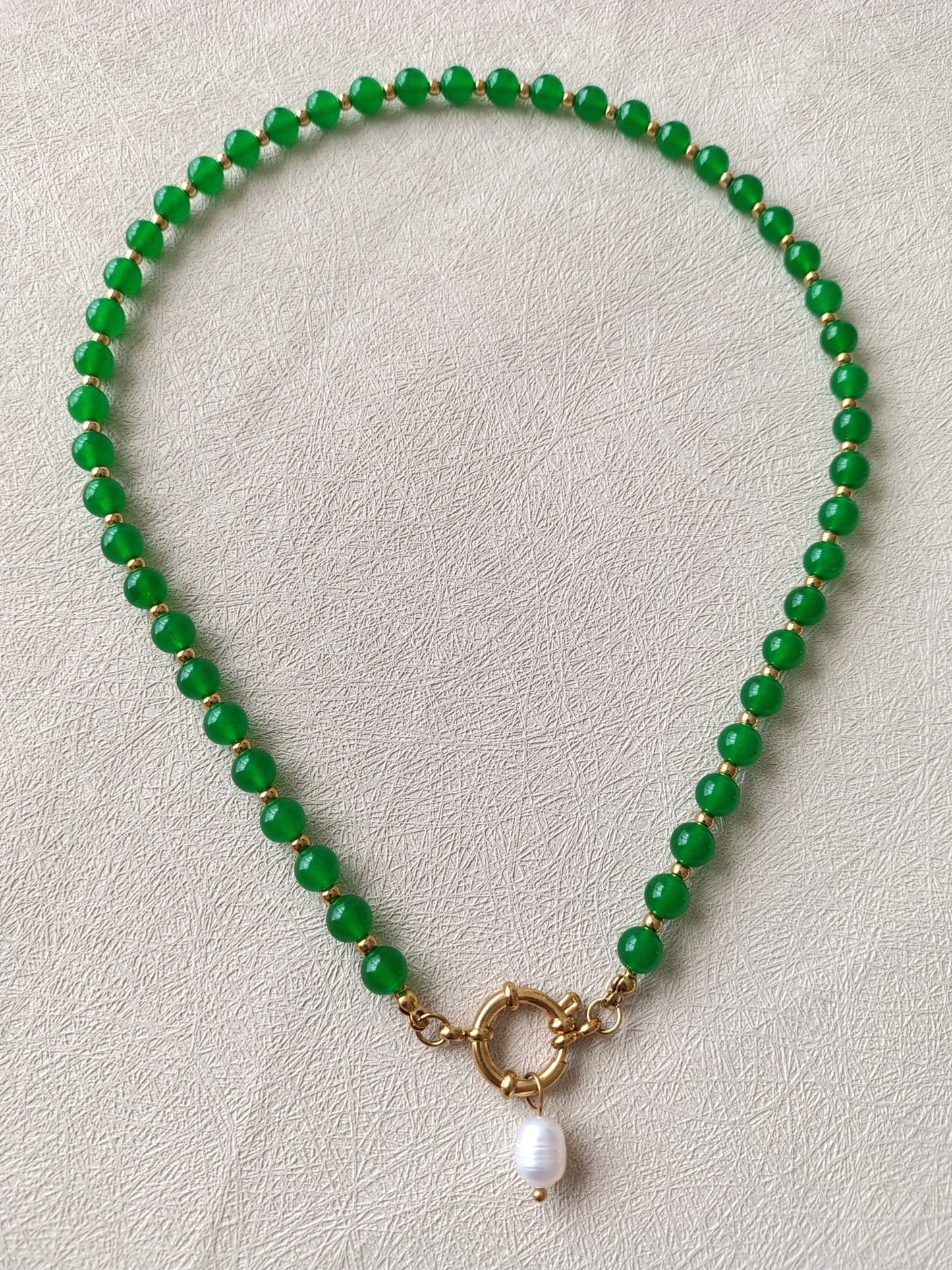 Emerlad Green Chalcedony And Freshwater Pearl Necklace.