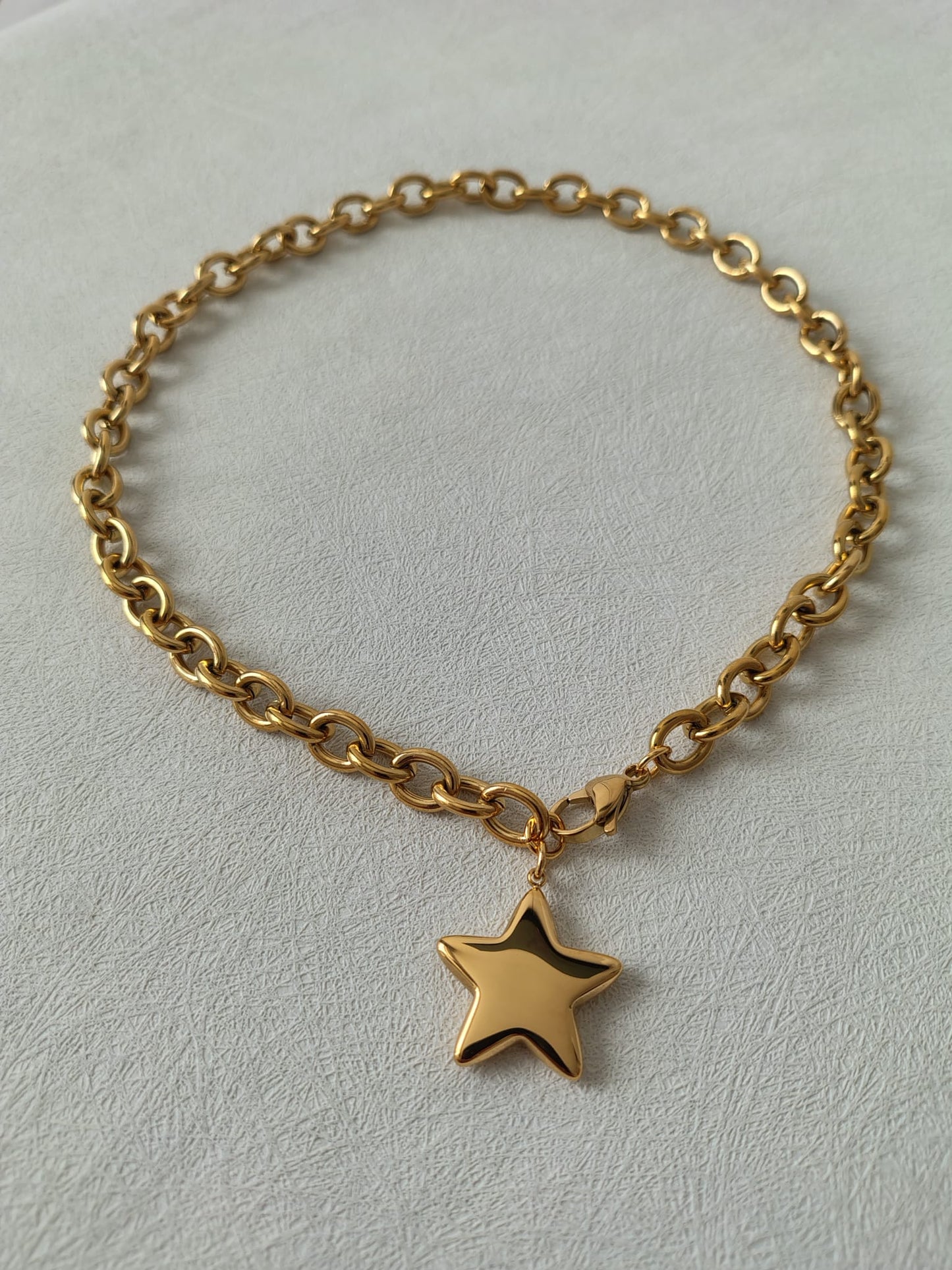 Chunky Chain Star Pendant Necklace.